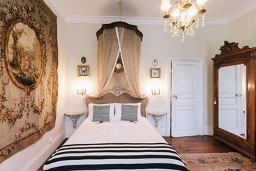 تختخواب و صبحانه Château La Creuzette