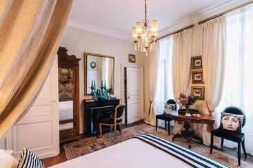 تختخواب و صبحانه Château La Creuzette