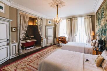 تختخواب و صبحانه Château La Creuzette