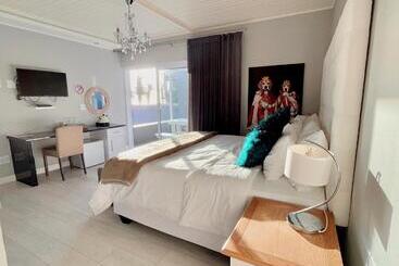 تختخواب و صبحانه Niche Guesthouse