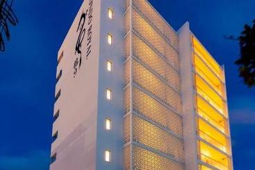 هتل Condo Royal Ryu Kyu
