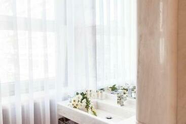 پانسیون Luzeiros Suites