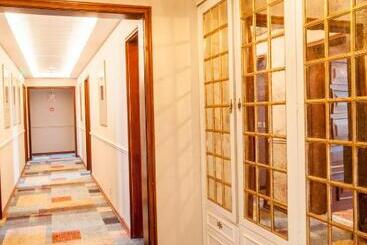 پانسیون Luzeiros Suites