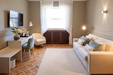 پانسیون Luzeiros Suites
