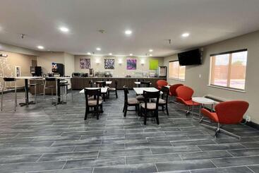 هتل Sleep Inn & Suites Salina I 135