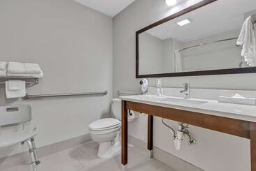 هتل Baymont By Wyndham North Myrtle Beach