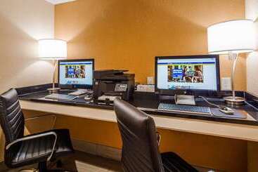 هتل Best Western Cape Cod