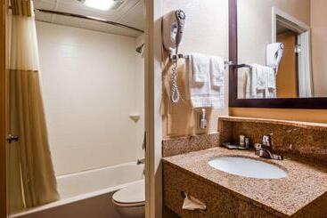 هتل Best Western Cape Cod