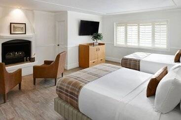 هتل Coachman's Inn, A Four Sisters Inn