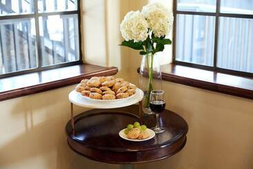 هتل Coachman's Inn, A Four Sisters Inn