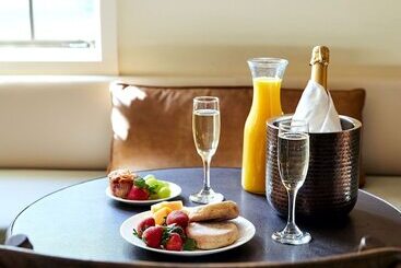 هتل Coachman's Inn, A Four Sisters Inn