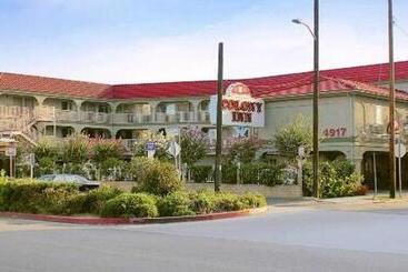 هتل Colony Inn