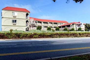 هتل Colony Inn