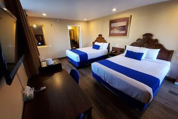 هتل Colony Inn