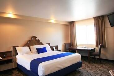 هتل Colony Inn