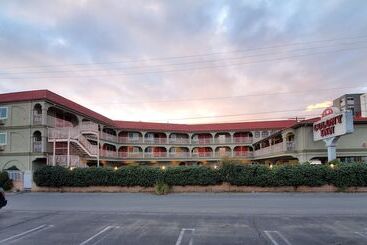 هتل Colony Inn