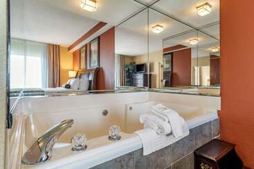 هتل Comfort Inn
