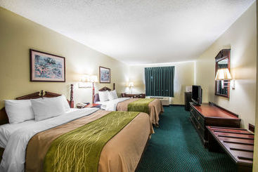 هتل Super 8 By Wyndham Montgomery I65