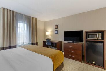 هتل Comfort Inn St. Louis  Westport Event Center
