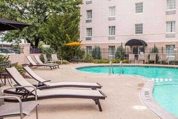 هتل Comfort Inn St. Louis  Westport Event Center
