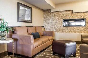 هتل Comfort Inn St. Louis  Westport Event Center