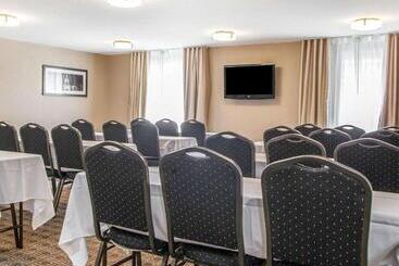 هتل Comfort Inn St. Louis  Westport Event Center