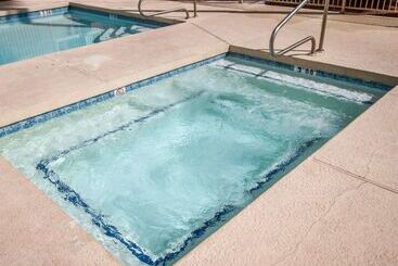 هتل Comfort Inn West Phoenix At 27th Ave And I I0