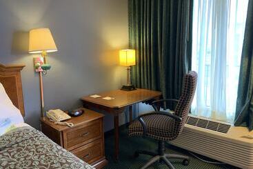 هتل Days Inn By Wyndham Jonesboro Ar