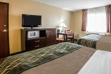 هتل Econo Lodge Inn And Suites Monroe