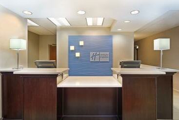 هتل Holiday Inn Express Harrisburg Ne, An Ihg
