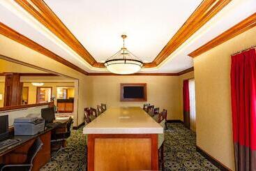 هتل Holiday Inn Express & Suites Williamsburg, An Ihg