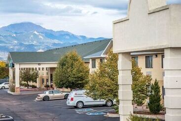 هتل Quality Inn Airport