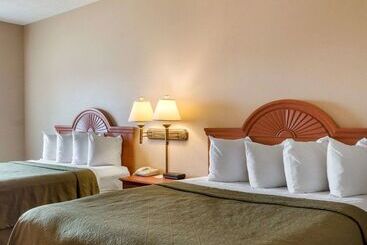 هتل Quality Inn Brookings University