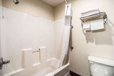 هتل Quality Inn Carbondale University Area