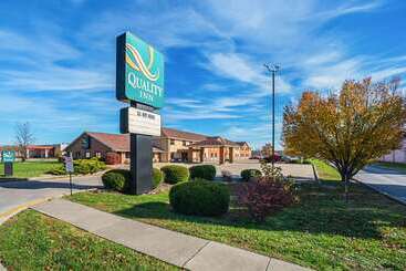 هتل Quality Inn Carbondale University Area
