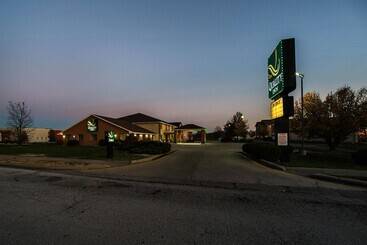 هتل Quality Inn Carbondale University Area