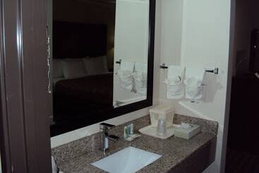 هتل Quality Inn Carbondale University Area