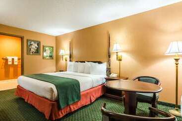 هتل Quality Inn Eureka Springs South