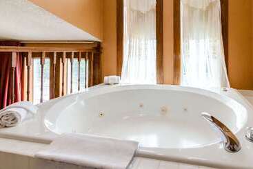 هتل Quality Inn Eureka Springs South