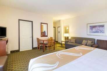 هتل Quality Inn