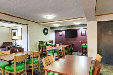 هتل Quality Inn Fort Smith I540
