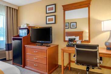 هتل Quality Inn I25