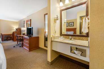 هتل Quality Inn I25
