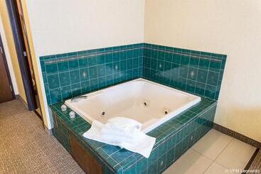 هتل Quality Inn I25