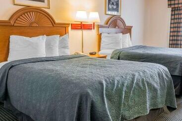هتل Quality Inn I94 Near Wings Stadium