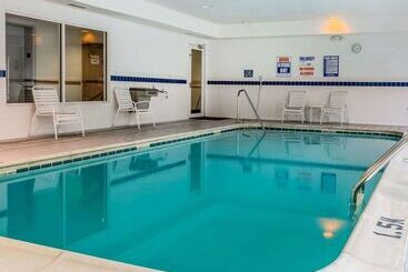 هتل Quality Inn I94 Near Wings Stadium