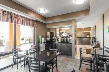 هتل Quality Inn Downtown