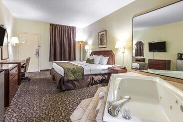 هتل Quality Inn Downtown