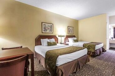 هتل Quality Inn Downtown