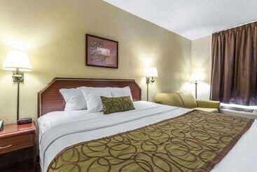 هتل Quality Inn Downtown